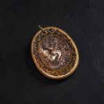 Камея медная Грёзы Флоры в деревянной оправе — изображение 2