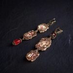 Серьги из фрагмента винтажного фарфора Алые осколки — изображение 3