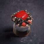 Кольцо с кораллом Алые глубины — изображение 2