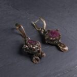 Серьги с красным корундом — изображение 4