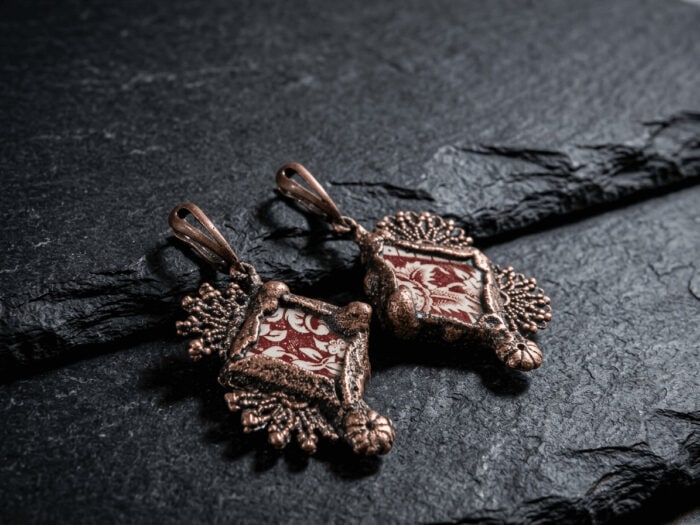 Серьги из осколка винтажного фарфора — изображение 4